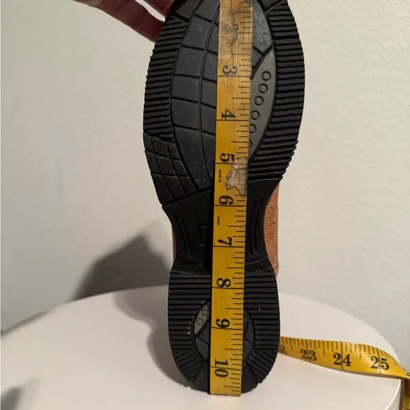 Old West Tan and Black Leather Cowboy Boots - Picture 8 of 8